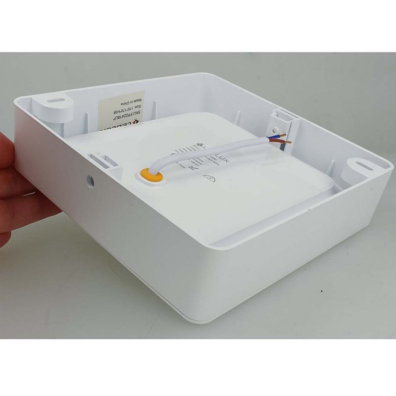 Faretto Led Da Incasso Quadrato 24W 2400LM Caldo 3000K 225X225mm Montaggio 2 In 1 Da Plafone e Da Incasso