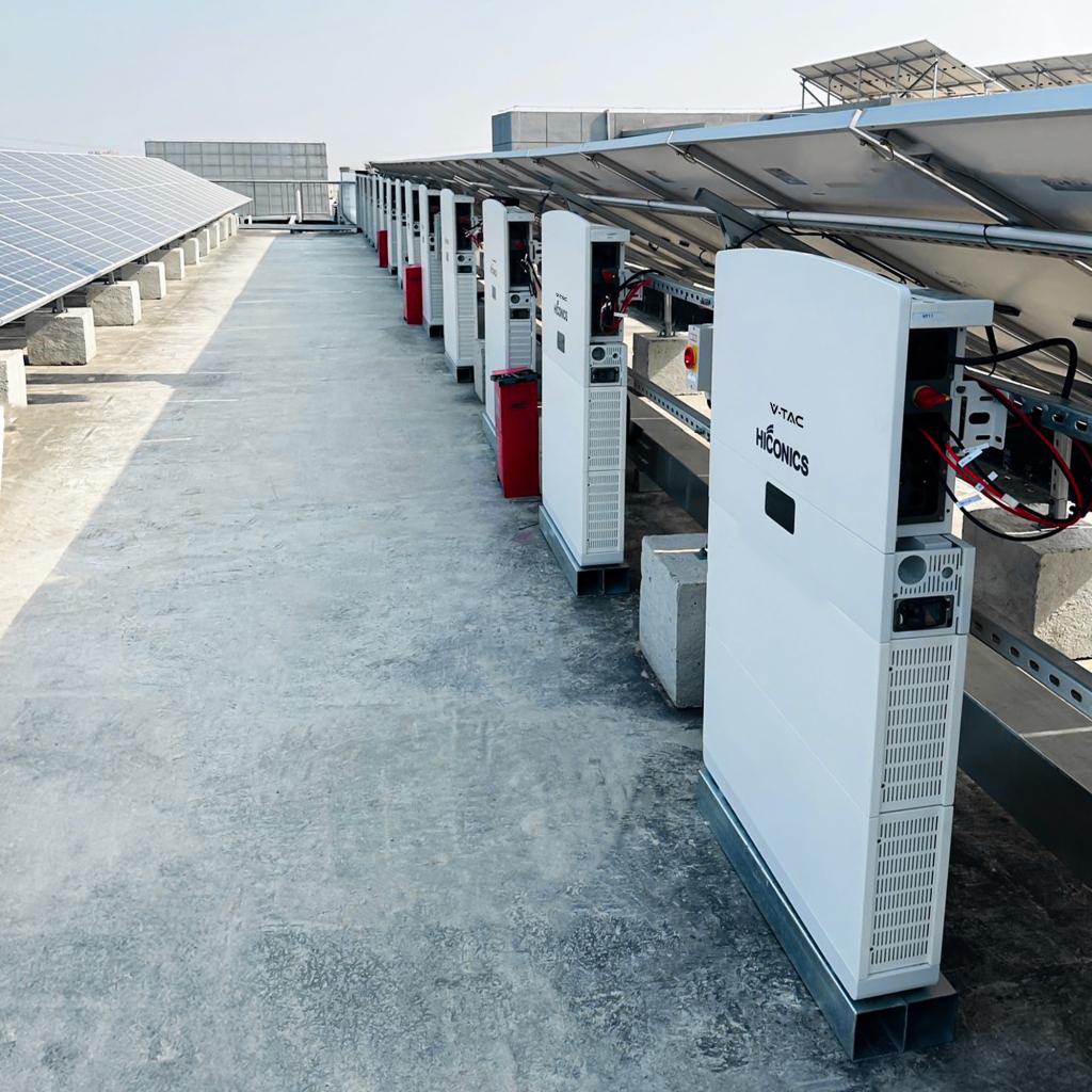 Batteria di Accumulo Hiconics HiEnergy (Midea) Aggiuntiva Monofase 5kWh LFP IP65 ad Alta Tensione per espansione Inverter Hiconics HiEnergy Monofase ALL-IN-ONE