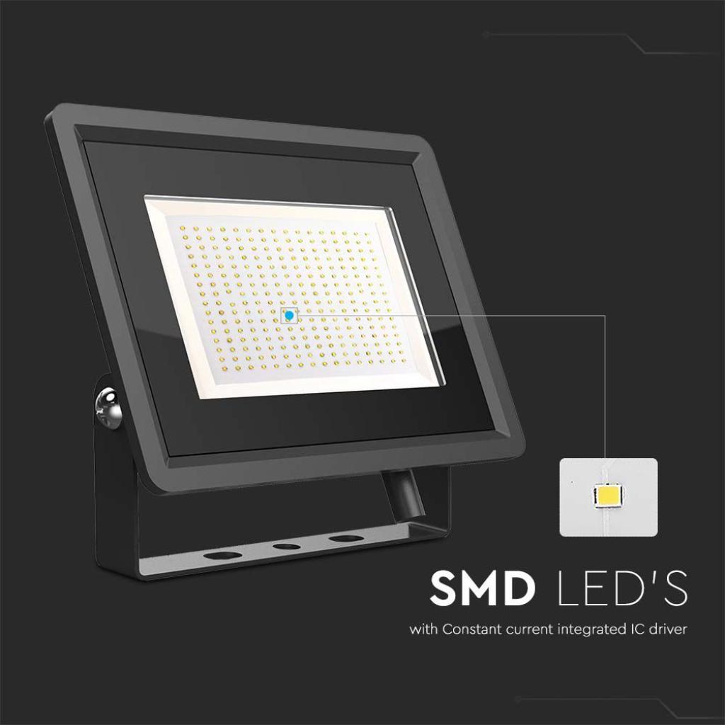 Faro Led Flood Light 200W 17600lm IP65 Slim 400x333x33mm Carcassa Nera Luce 4000K SKU-6733
