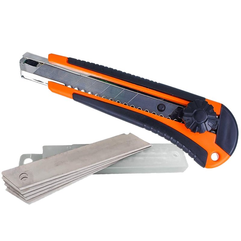 Taglierino Cutter Professionale 18mm + 5 Lama di Ricambio Con Anello Di Fissaggio