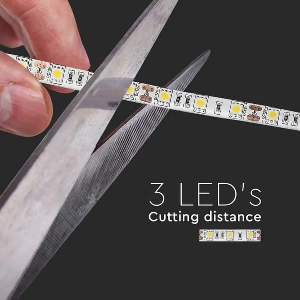 Striscia LED SMD 5050 12V, 11W/m 300 LED, bobina 5m IP20 - BL5050C