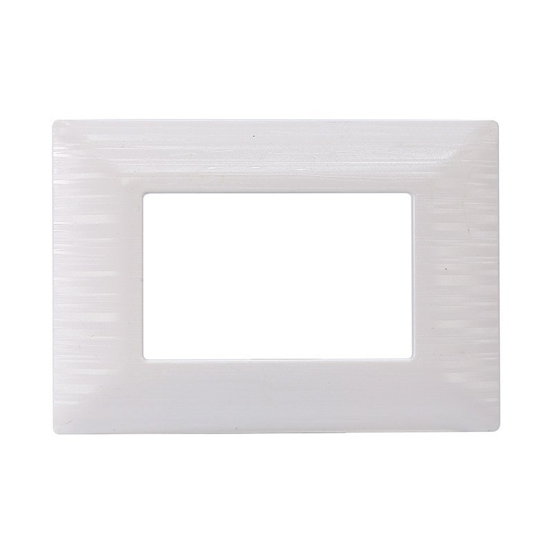 Placca Plastica Serie Solar 3P Colore Bianco Satinato Compatibile Con Bticino Matix