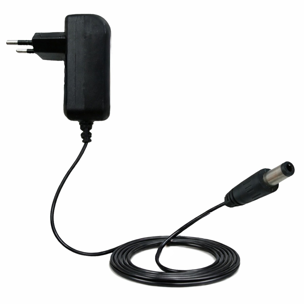 Alimentatore Trasformatore 9V 2A 18W Caricatore 9V Con DC JACK Maschio 5,5mmX2,1mm e 5,5mmX2,5mm